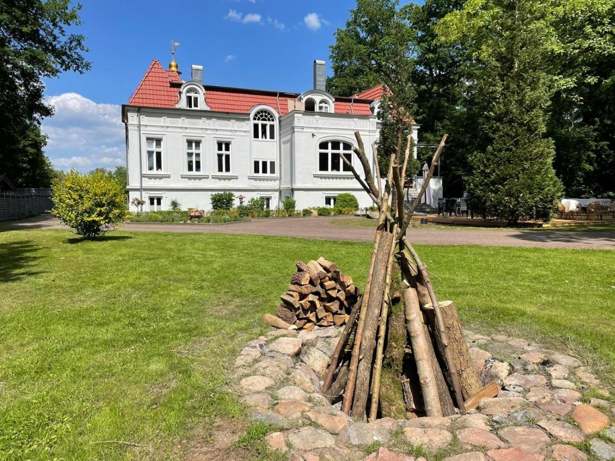 Jagdschloesschen Schwartow Hotel Boizenburg Buitenkant foto